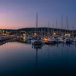 Sea Diva - Luxury Boathouse *