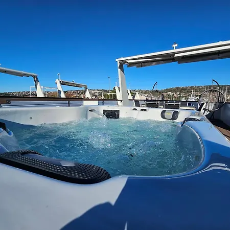 Počitniška hiša Sea Diva - Luxury Boathouse Portoroz