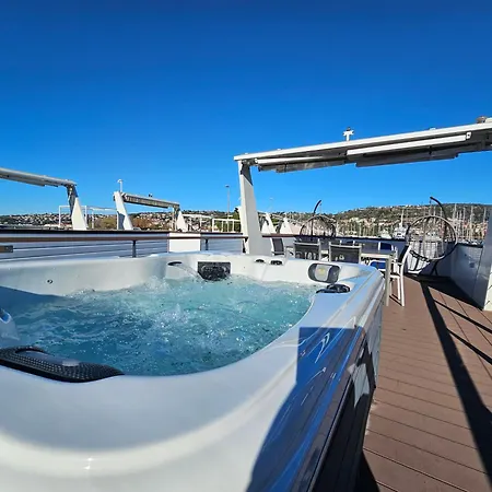 Sea Diva - Luxury Boathouse Nyaraló