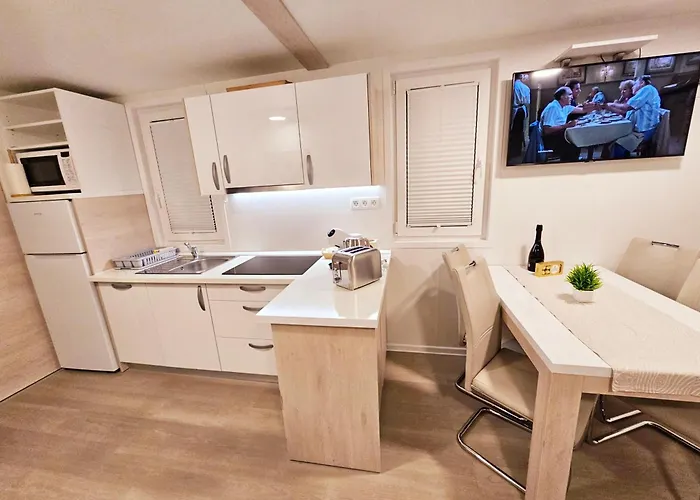 Sea Diva - Luxury Boathouse Portorož